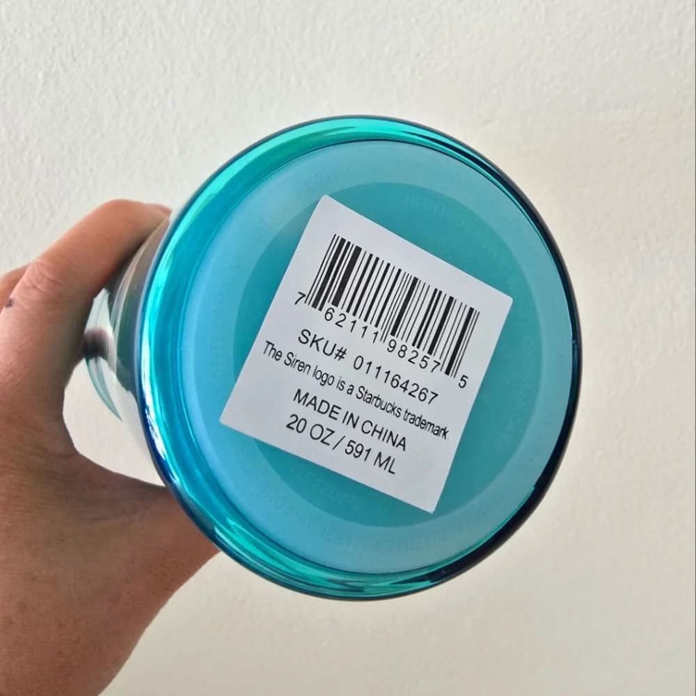 NWT Starbucks 2025 LATAM Summer BY Pool Cold Cup Tumbler With Flip Lid, 20 Oz